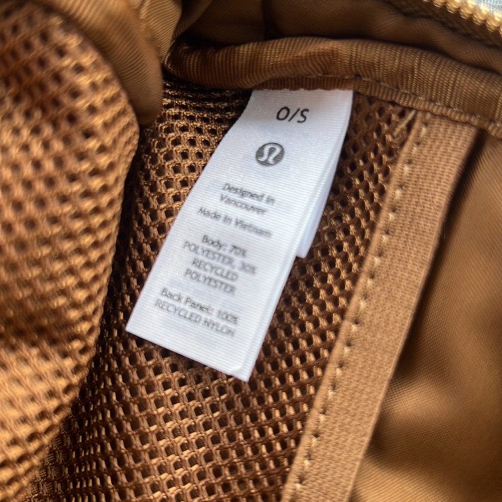 Lululemon Everywhere Belt Bag Fleece Burnt Caramel - Picture 5 of 5